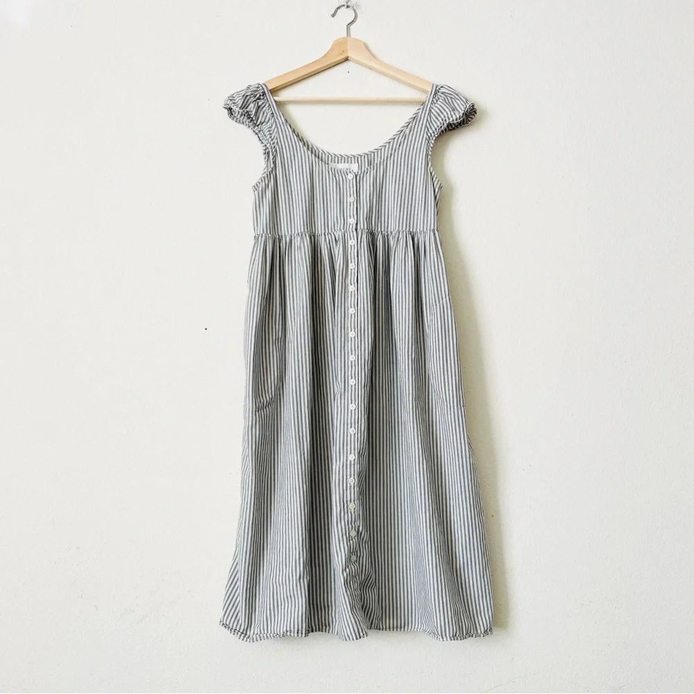 The Great SIZE 2 Flutter Sleeve Cami Stripe Midi Dress in dark gray / white - Picture 2 of 5
